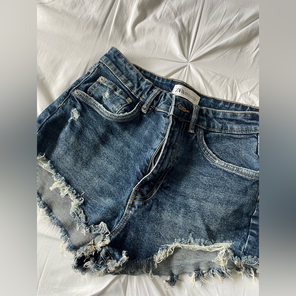 Zara Women's Distressed Denim Shorts - Blue